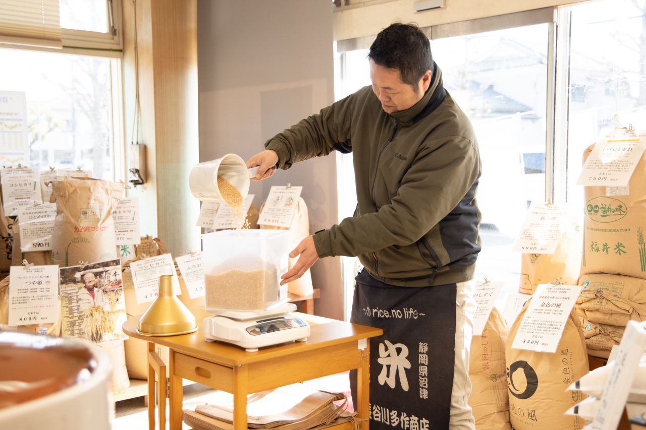 玄米の量り売り